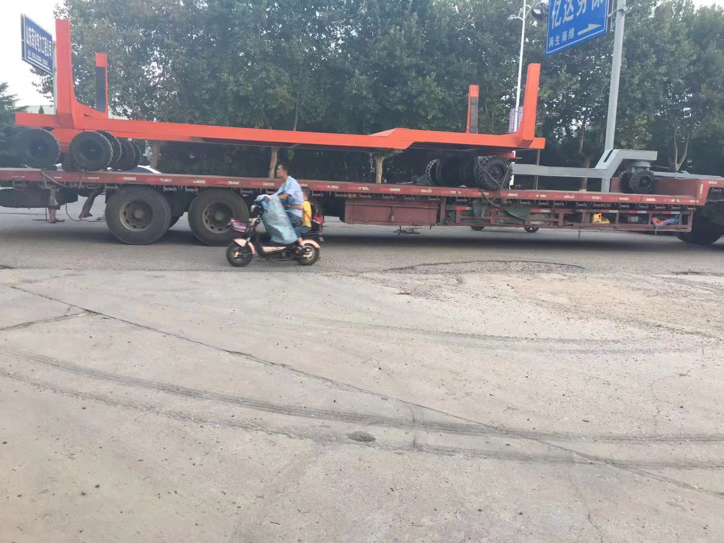 物流轉(zhuǎn)運工具車